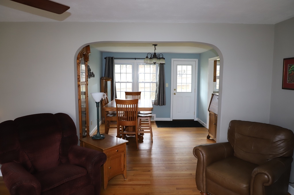 37 Edgewater Road Agawam, MA 01001 - Photo 11 of 30 Gallery Image 11