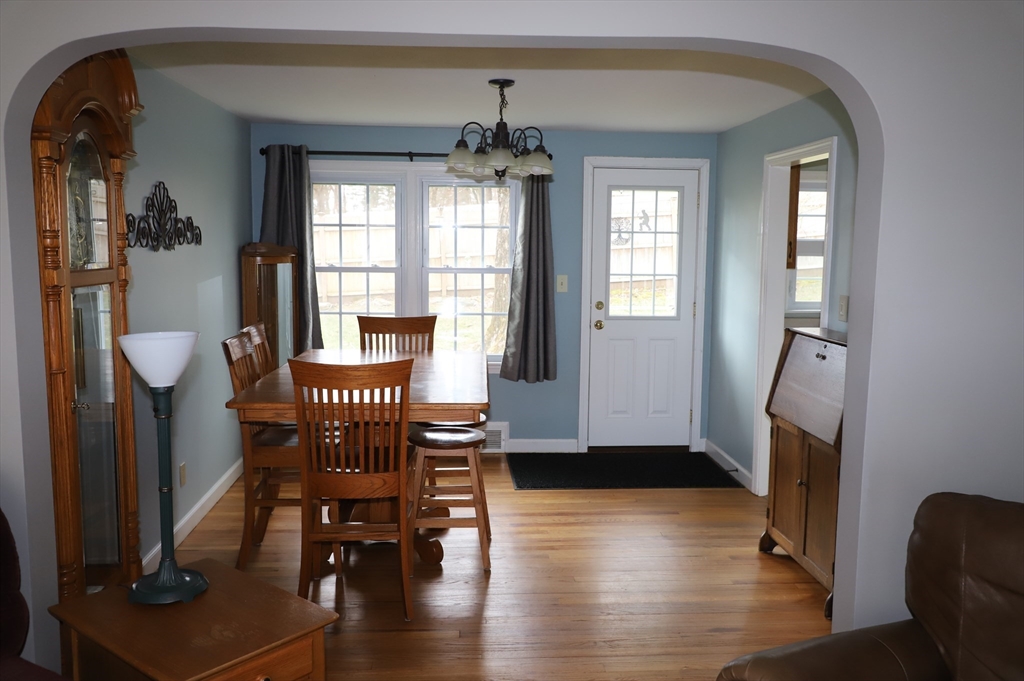 37 Edgewater Road Agawam, MA 01001 - Photo 12 of 30 Gallery Image 12