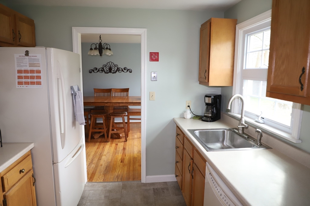 37 Edgewater Road Agawam, MA 01001 - Photo 16 of 30 Gallery Image 16
