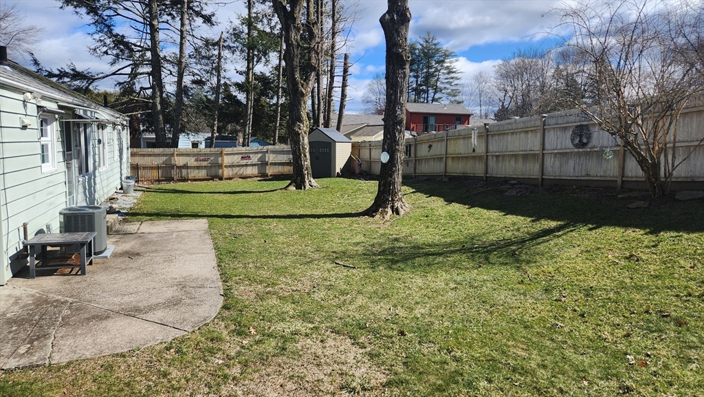 37 Edgewater Road Agawam, MA 01001 - Photo 5 of 30 Gallery Image 5