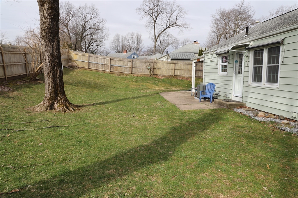 37 Edgewater Road Agawam, MA 01001 - Photo 6 of 30 Gallery Image 6