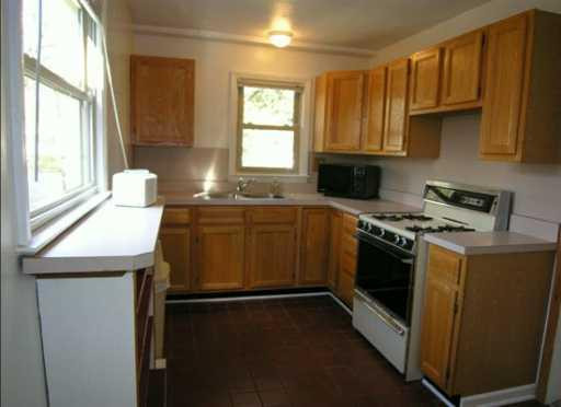 605 Robin Road Ann Arbor, MI 48103 - Photo 2 of 7 Photo 2