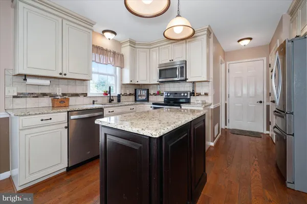 $690,000 | 305 Garnet Lane, Smyrna, DE 19977