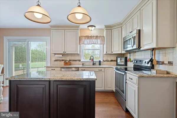 $690,000 | 305 Garnet Lane, Smyrna, DE 19977