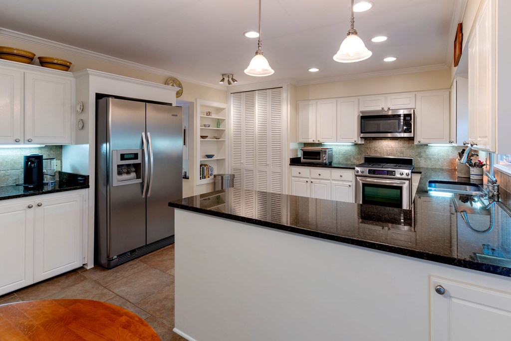 106 Wendover Road Greenwood, SC 29649 - Photo 13 of 31