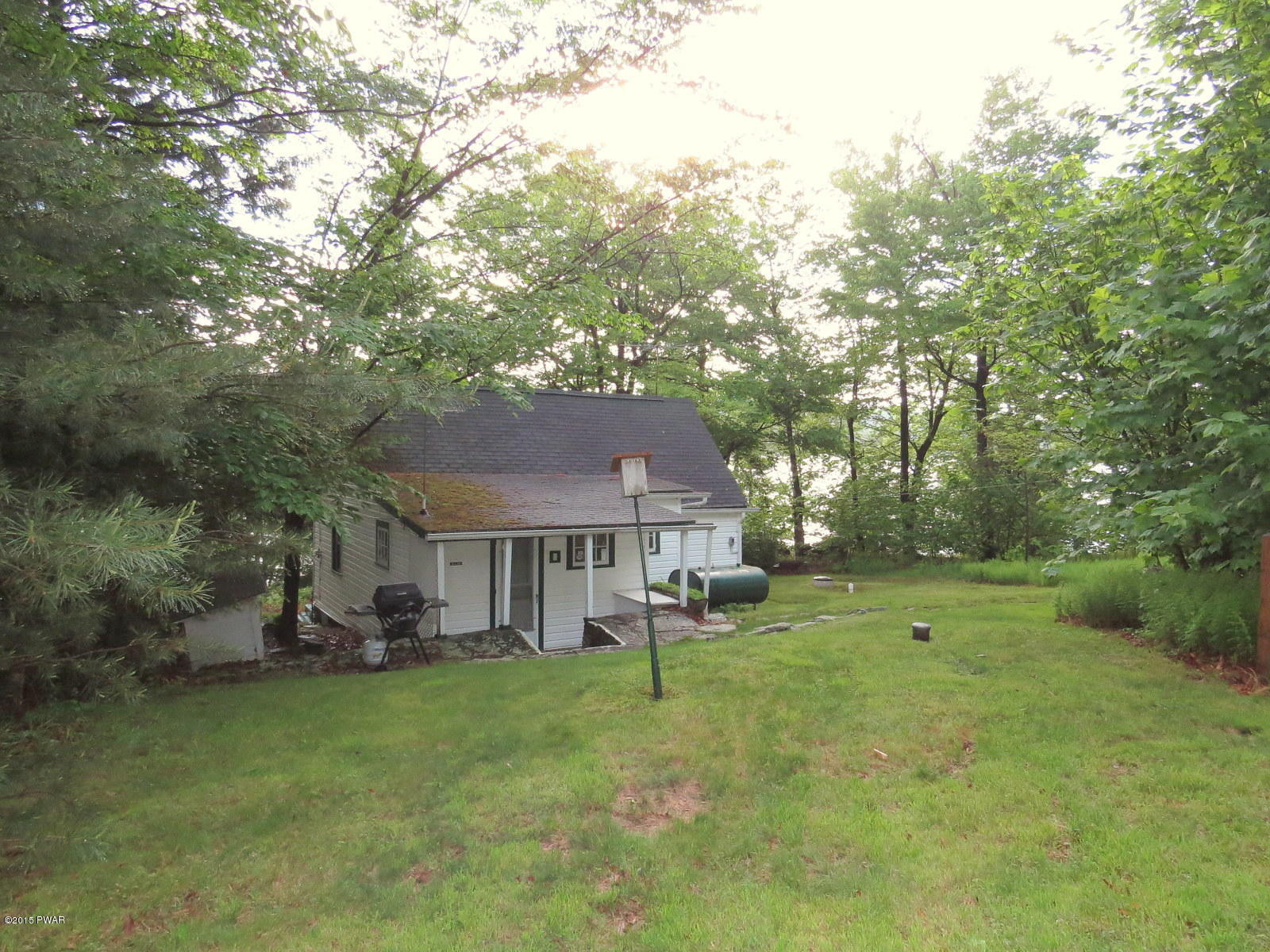 147 Ridgefield Point Road Greentown, PA 18426 - Photo 3 of 31