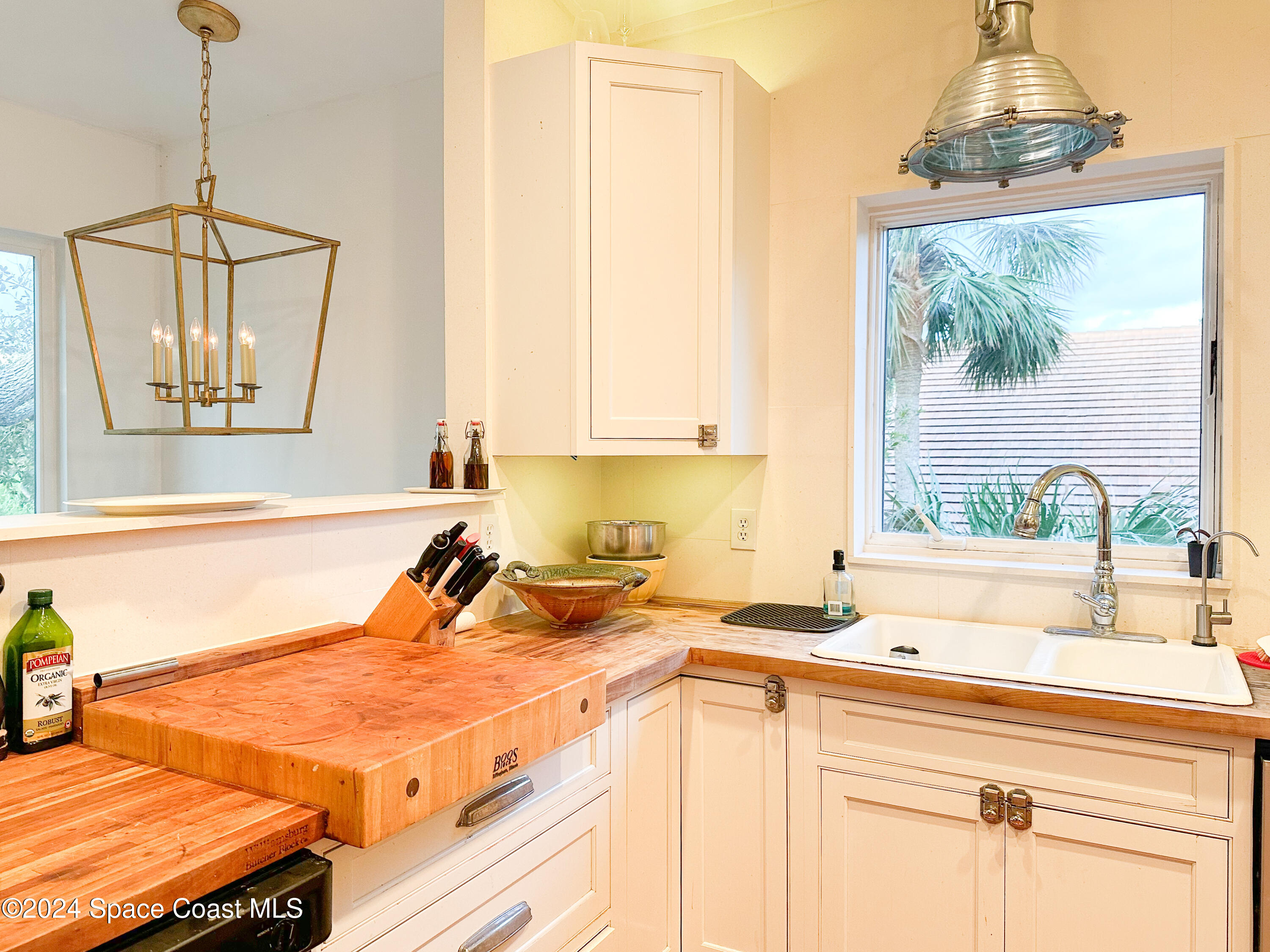 143 Caledonia Drive Melbourne Beach, FL 32951 - Photo 9 of 57 IMG_8761