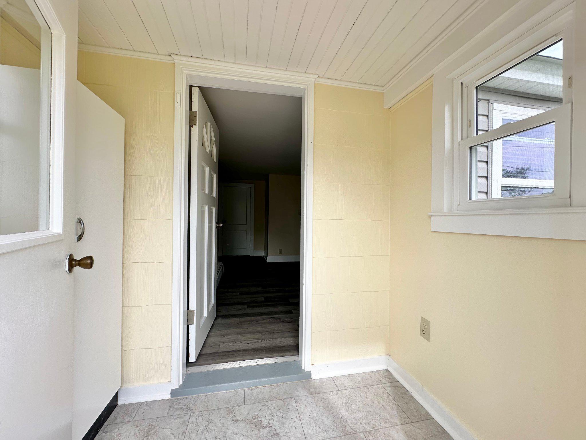 21530 Coopertown Road Tilghman, MD 21671 - Photo 17 of 23 Front Entryway