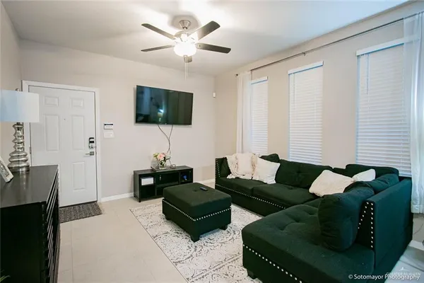 $1,190 | 5609 Swallow Avenue, Unit 2, McAllen, TX 78573
