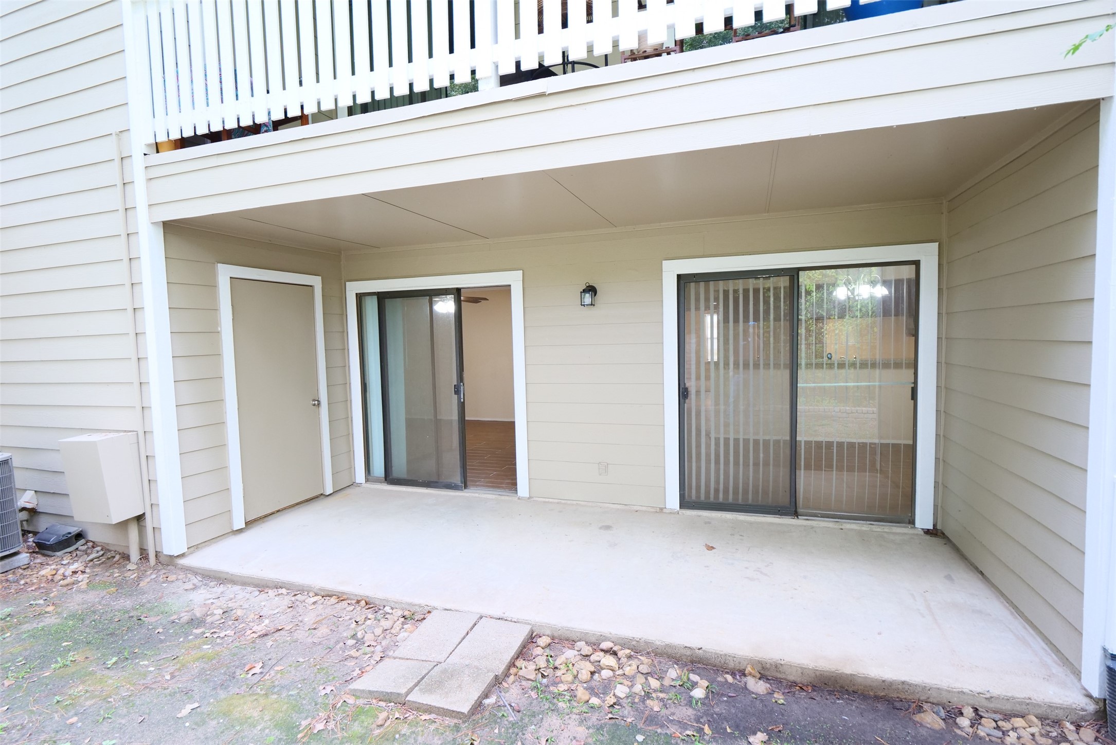 14911 Wunderlich Drive, Unit 2105 Houston, TX 77069 - Photo 23 of 24 a view of an empty room