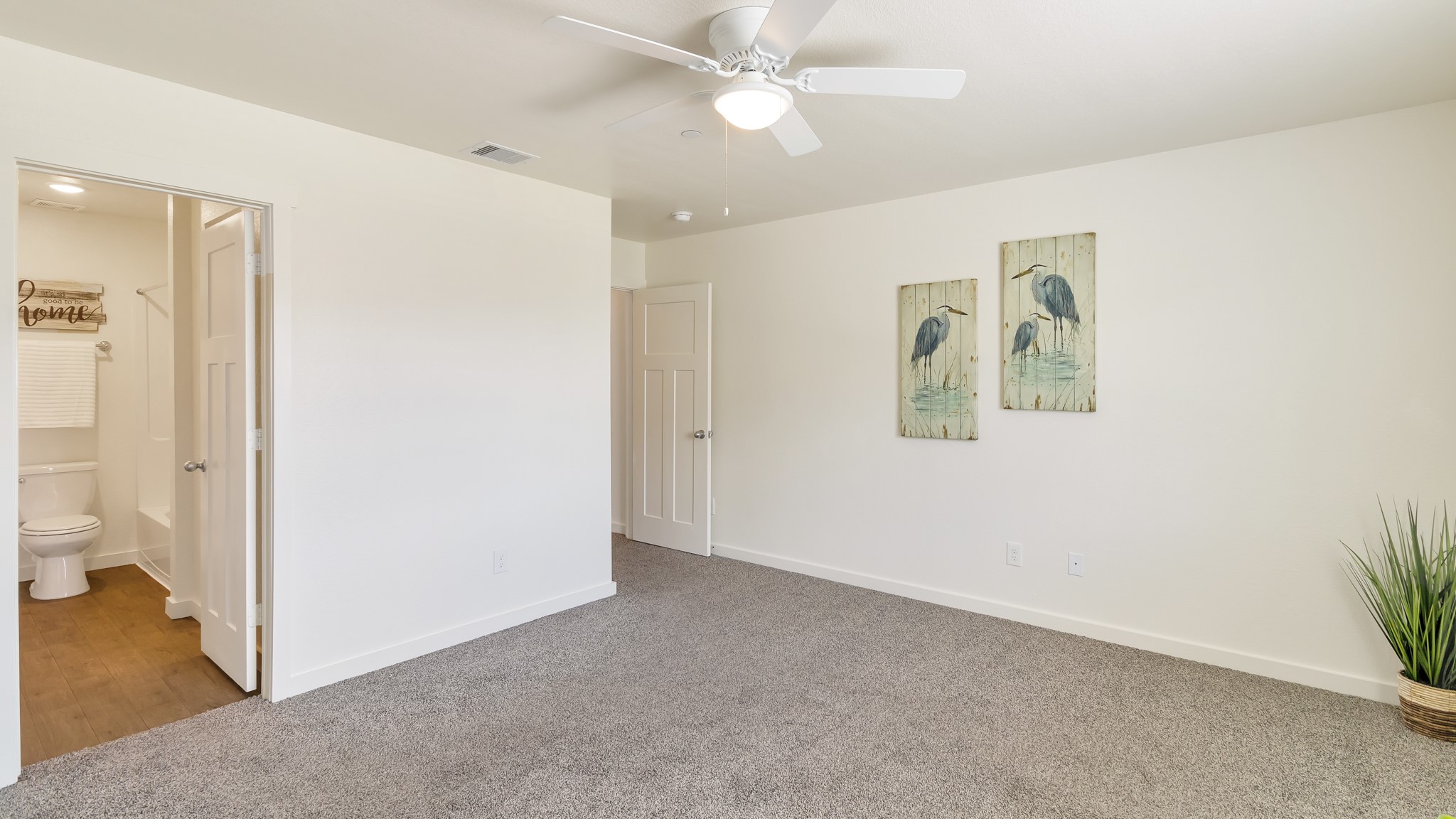 21155 Gosling Road, Unit 44C Spring, TX 77388 - Photo 14 of 31 an empty room with windows and fan