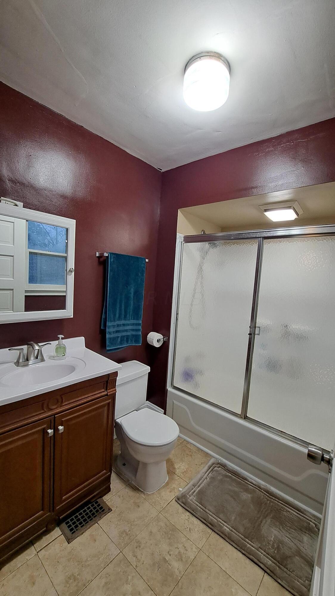 76 Commodore Street Newark, OH 43055 - Photo 40 of 53 Full Bath