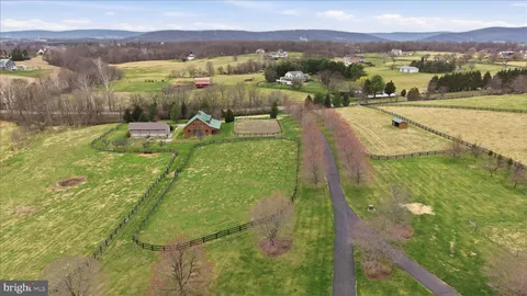 $2,899,000 | 16076 Berlin Turnpike, Purcellville, VA 20132