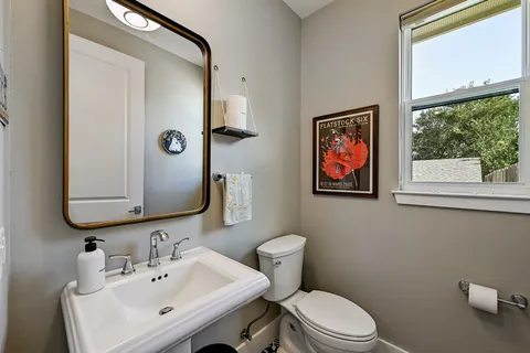 $525,000 | 1312 East M. Franklin Avenue, Unit 2, Austin, TX 78721