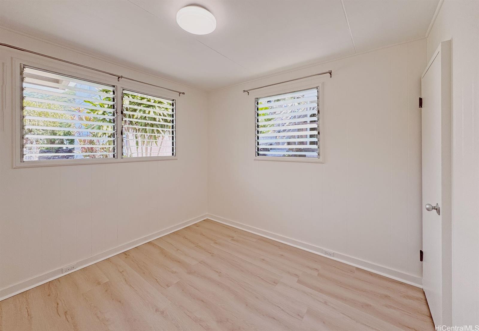 3050 Woolsey Place, Unit A Honolulu, HI 96822 - Photo 8 of 16 Front Bedroom
