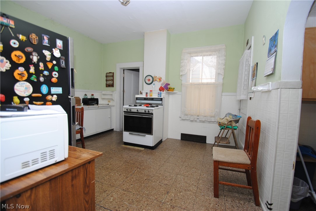 5105 Dolloff Road Cleveland, OH 44127 - Photo 5 of 15 Gallery Image 5