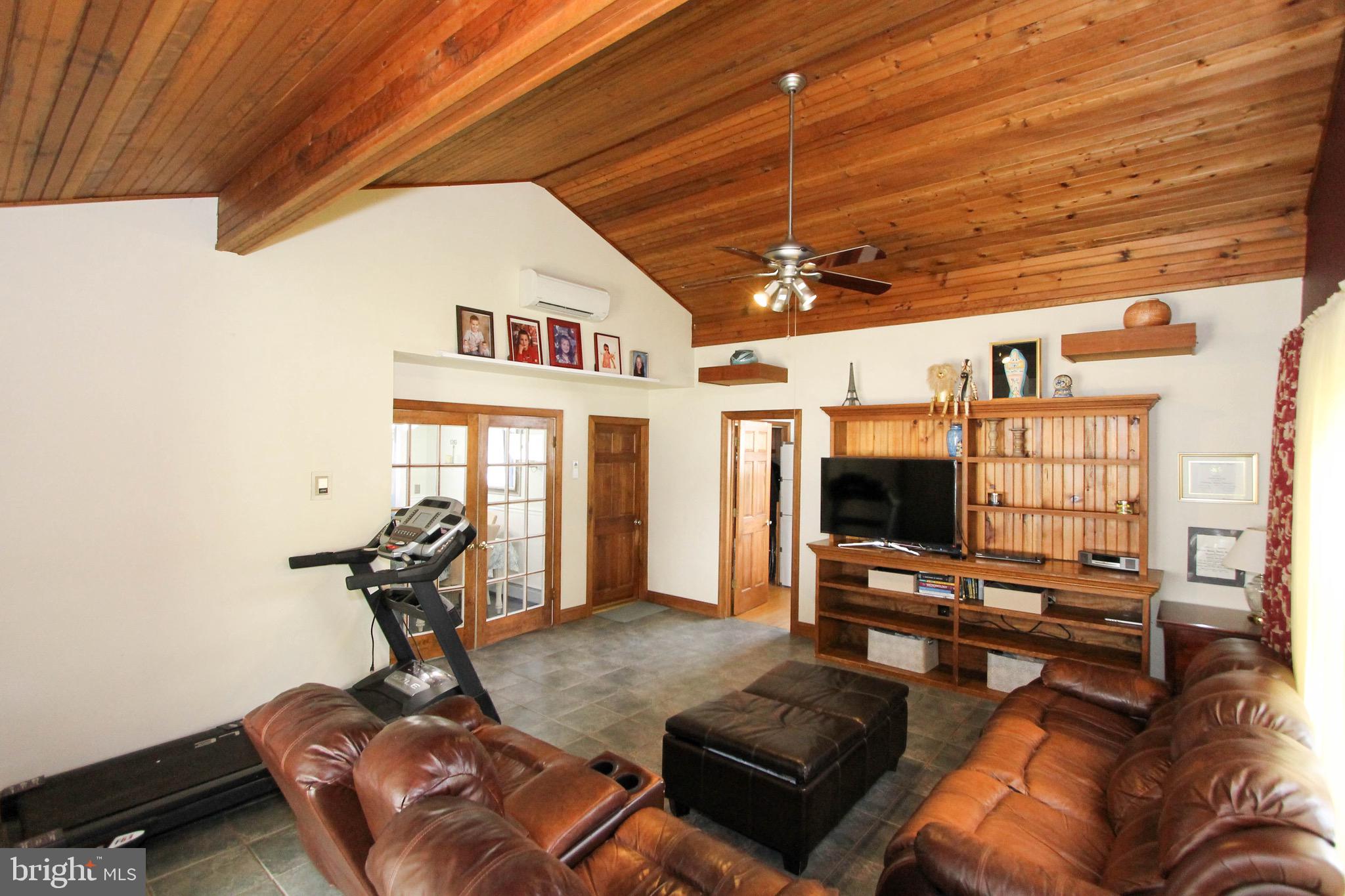 60 Canoebirch Road Levittown, PA 19057 - Photo 2 of 33 Gallery Image 2