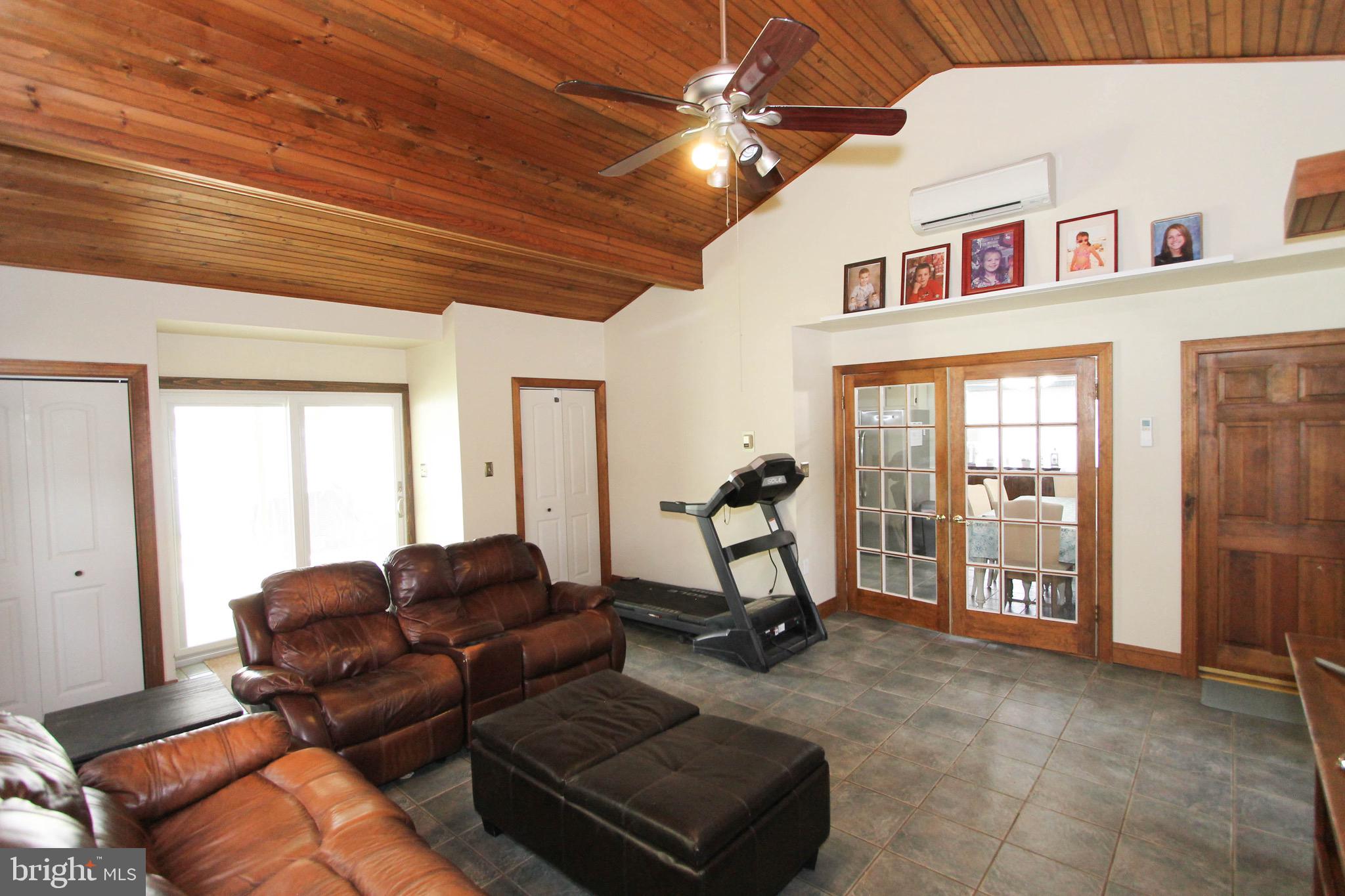 60 Canoebirch Road Levittown, PA 19057 - Photo 3 of 33 Gallery Image 3