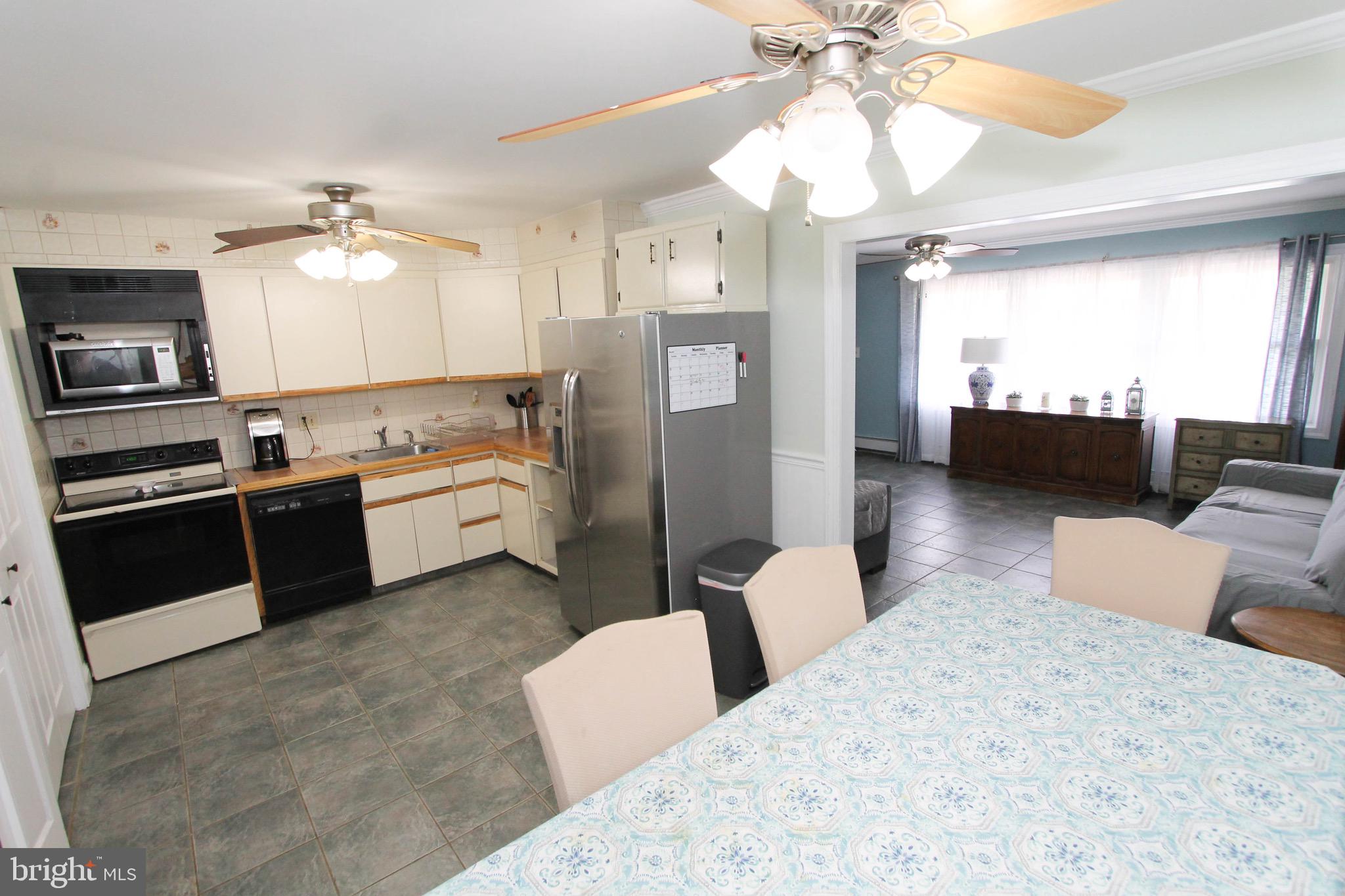 60 Canoebirch Road Levittown, PA 19057 - Photo 7 of 33 Gallery Image 7