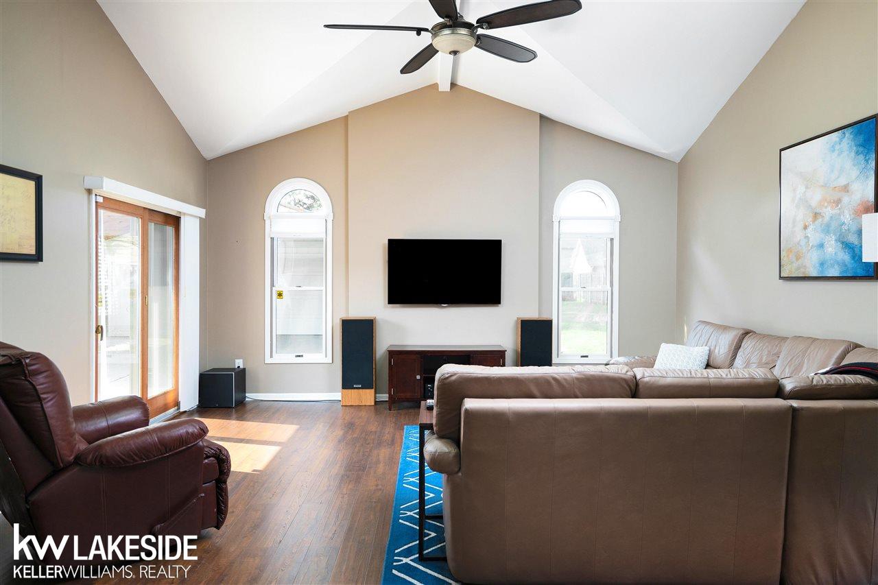 2022 Durham Road Utica, MI 48317 - Photo 13 of 36