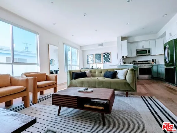 $4,975 | 3726 Kelton Avenue, Unit 202, Los Angeles, CA 90034