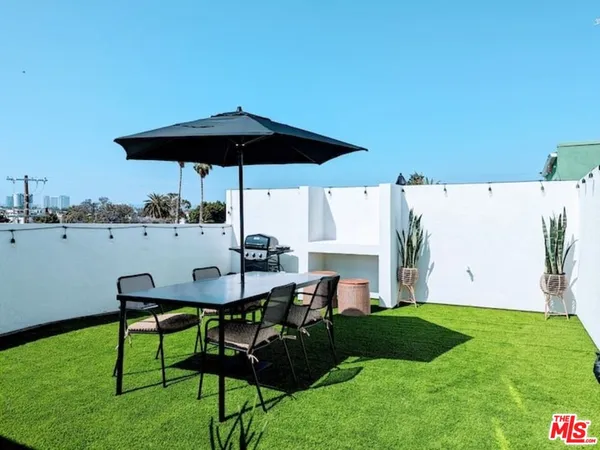 $4,975 | 3726 Kelton Avenue, Unit 202, Los Angeles, CA 90034