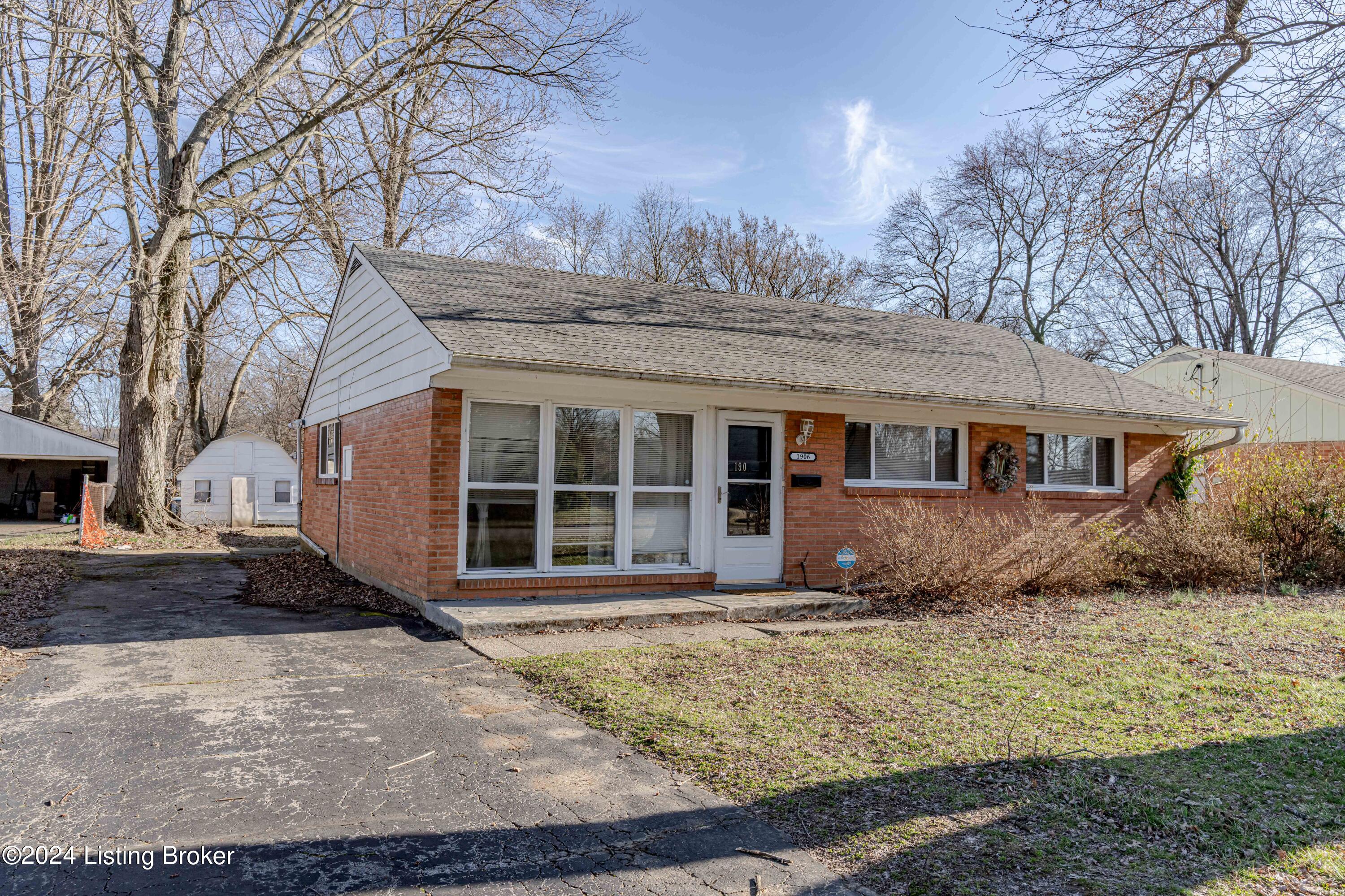 1906 Heaton Road Louisville, KY 40216 - Photo 31 of 32 Front