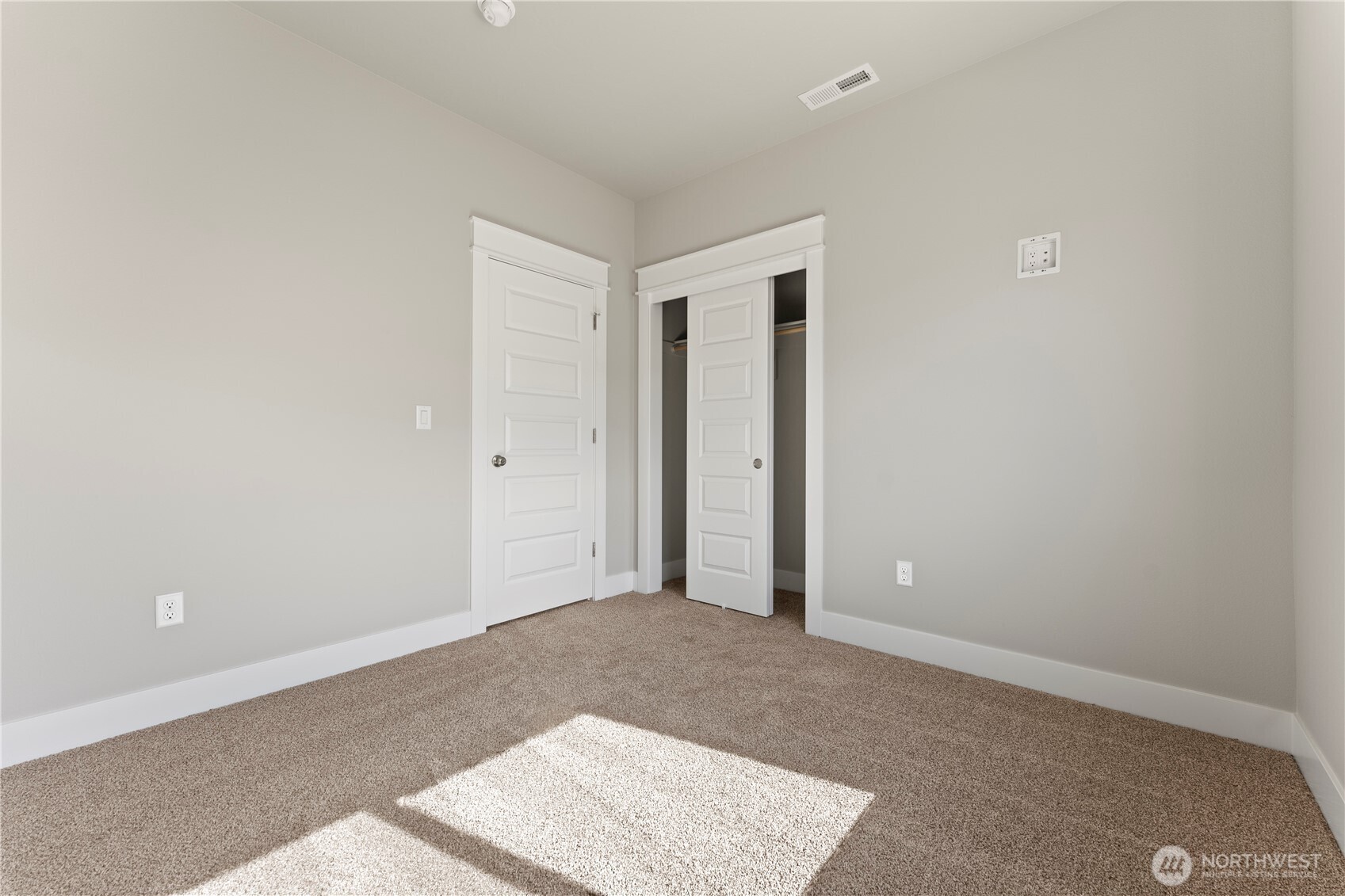 713 O Street Southwest Quincy, WA 98848 - Photo 14 of 34 an empty room with an entryway