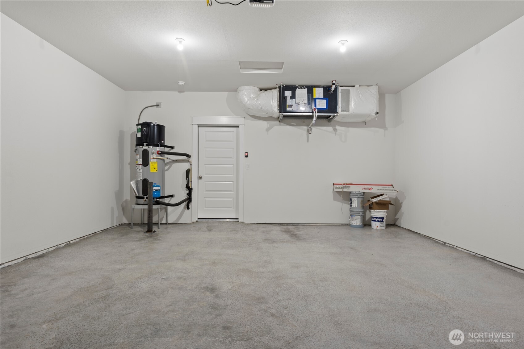 713 O Street Southwest Quincy, WA 98848 - Photo 23 of 34 a view of a livingroom with furniture
