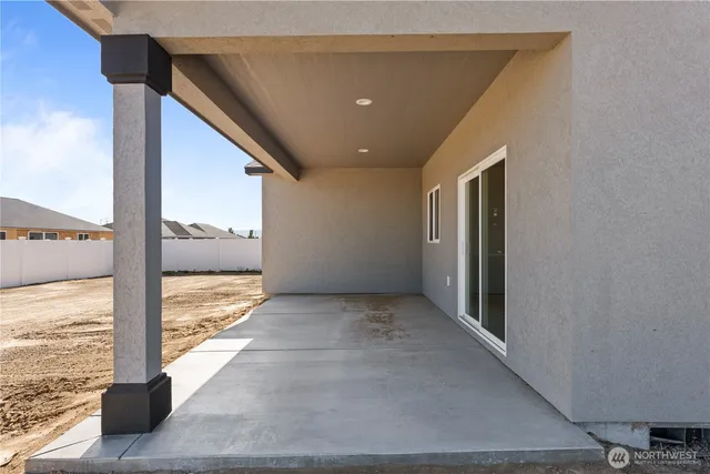 a view of an entryway