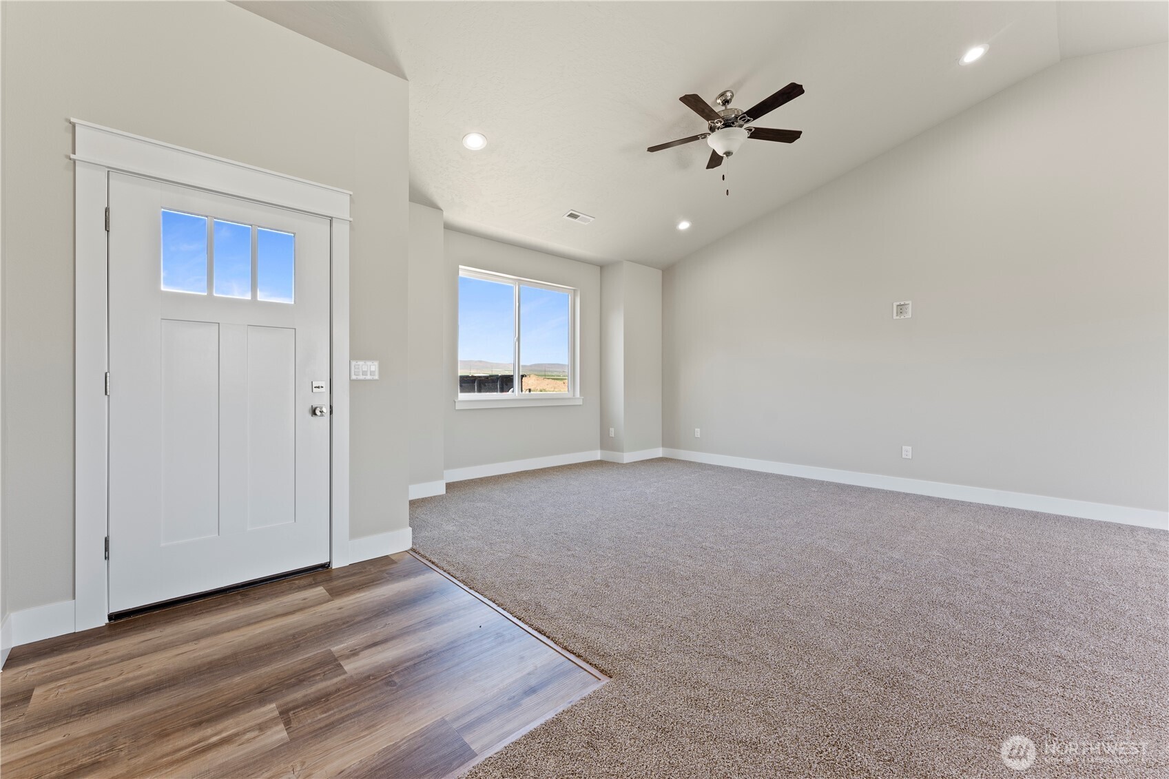 713 O Street Southwest Quincy, WA 98848 - Photo 9 of 34 a view of an empty room with a ceiling fan