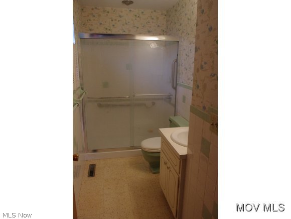3302 River Road Vienna, WV 26105 - Photo 10 of 23 MBR bath
