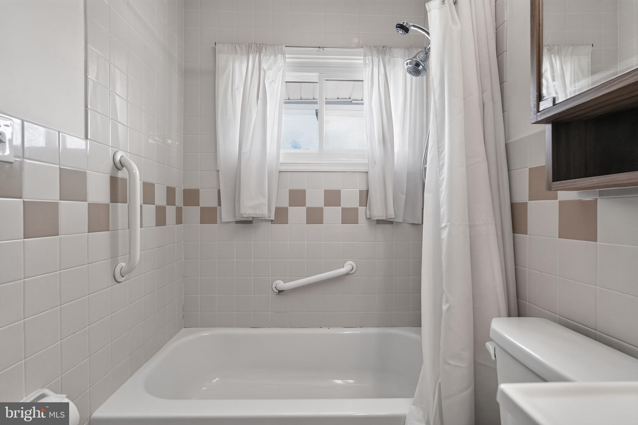 17 Idolstone Road Levittown, PA 19057 - Photo 11 of 17