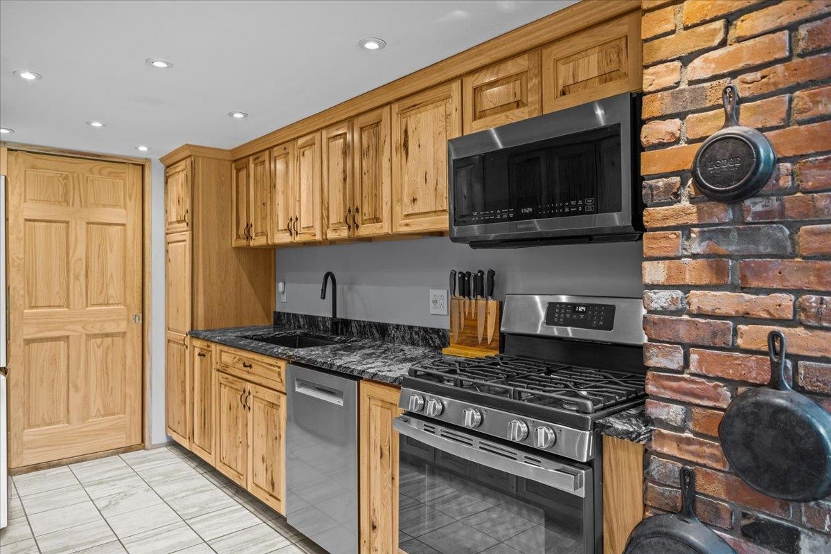 2640 Main Road Huntington, VT 05462 - Photo 19 of 41