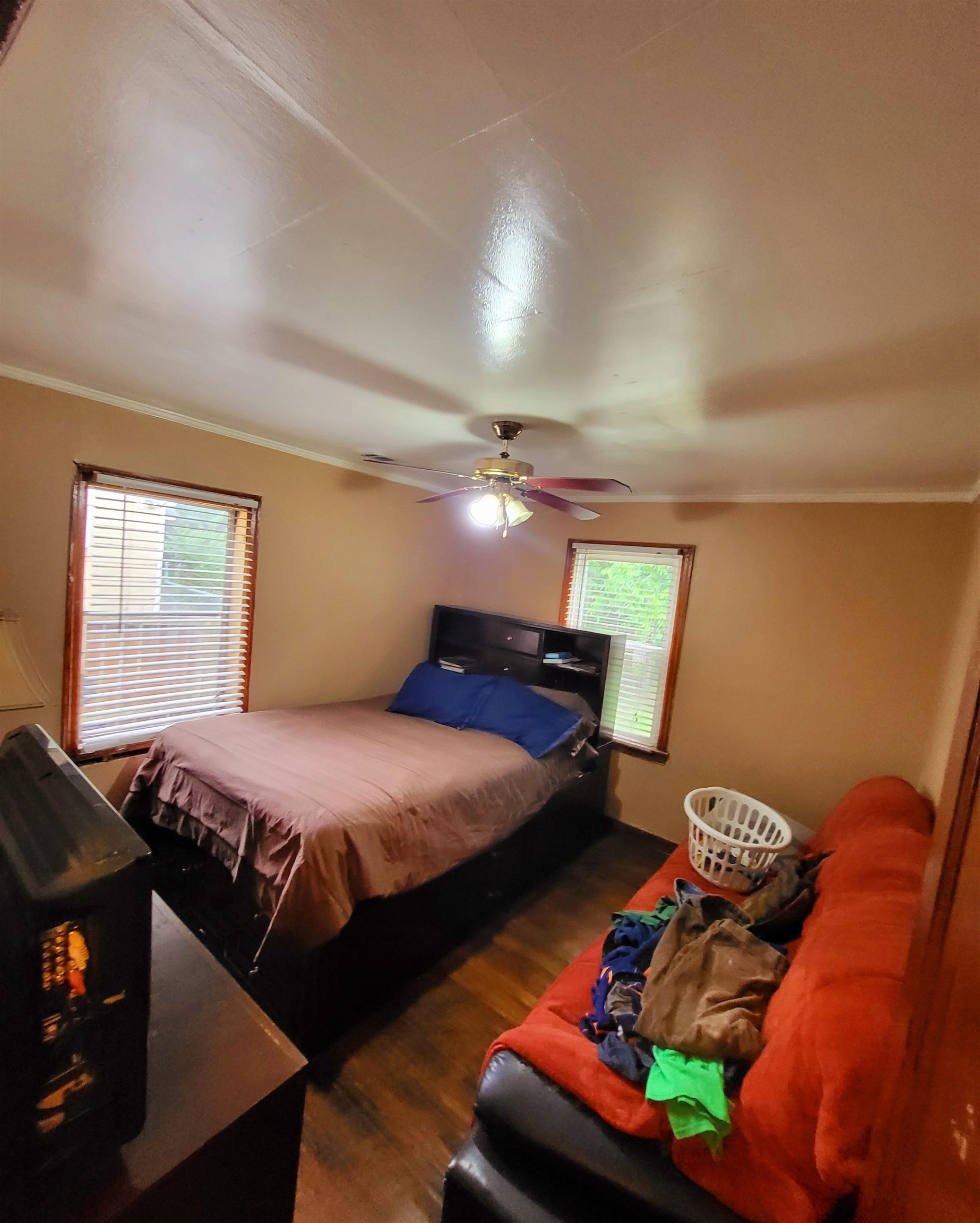 3480 Old Getwell Road Memphis, TN 38118 - Photo 8 of 20 a bedroom with bed couch and window