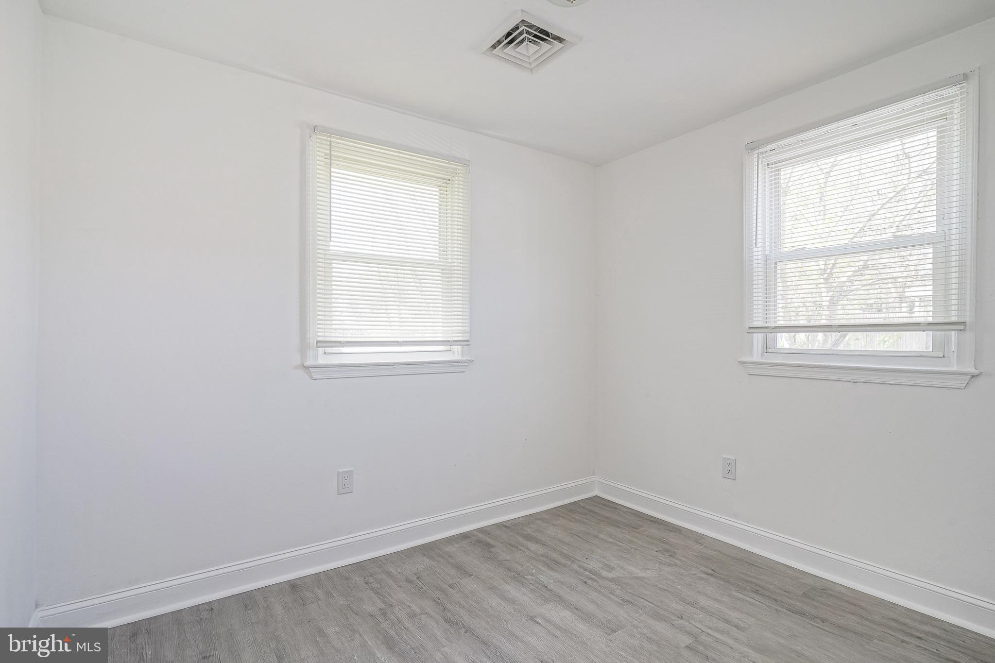 133 Lemmon Avenue Pemberton, NJ 08068 - Photo 19 of 25 an empty room with a window