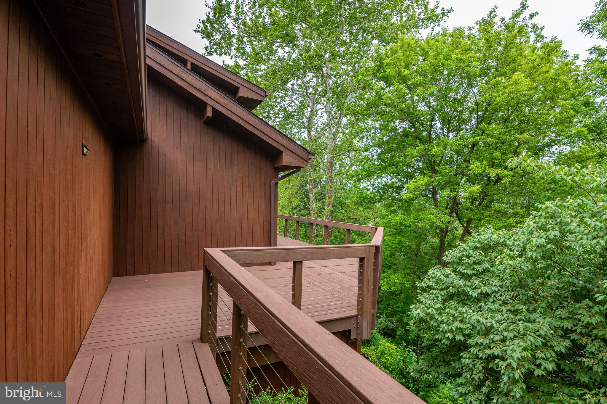 40 Golfview Lane Reading, PA 19606 - Photo 5 of 48 a view of balcony with wooden floor and fence