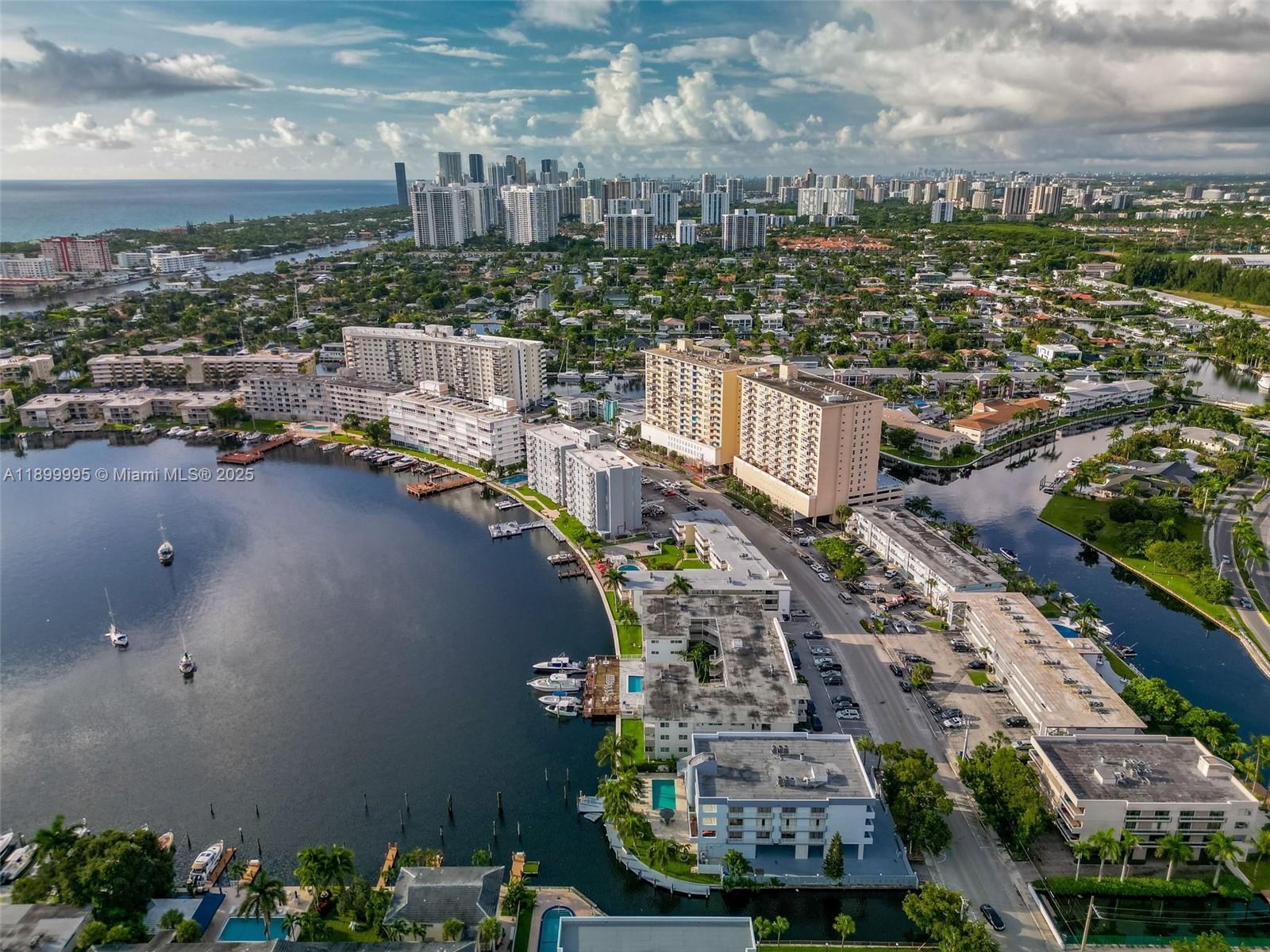 437 Golden Isles Drive, Unit 5J Hallandale Beach, FL 33009 - Photo 27 of 34