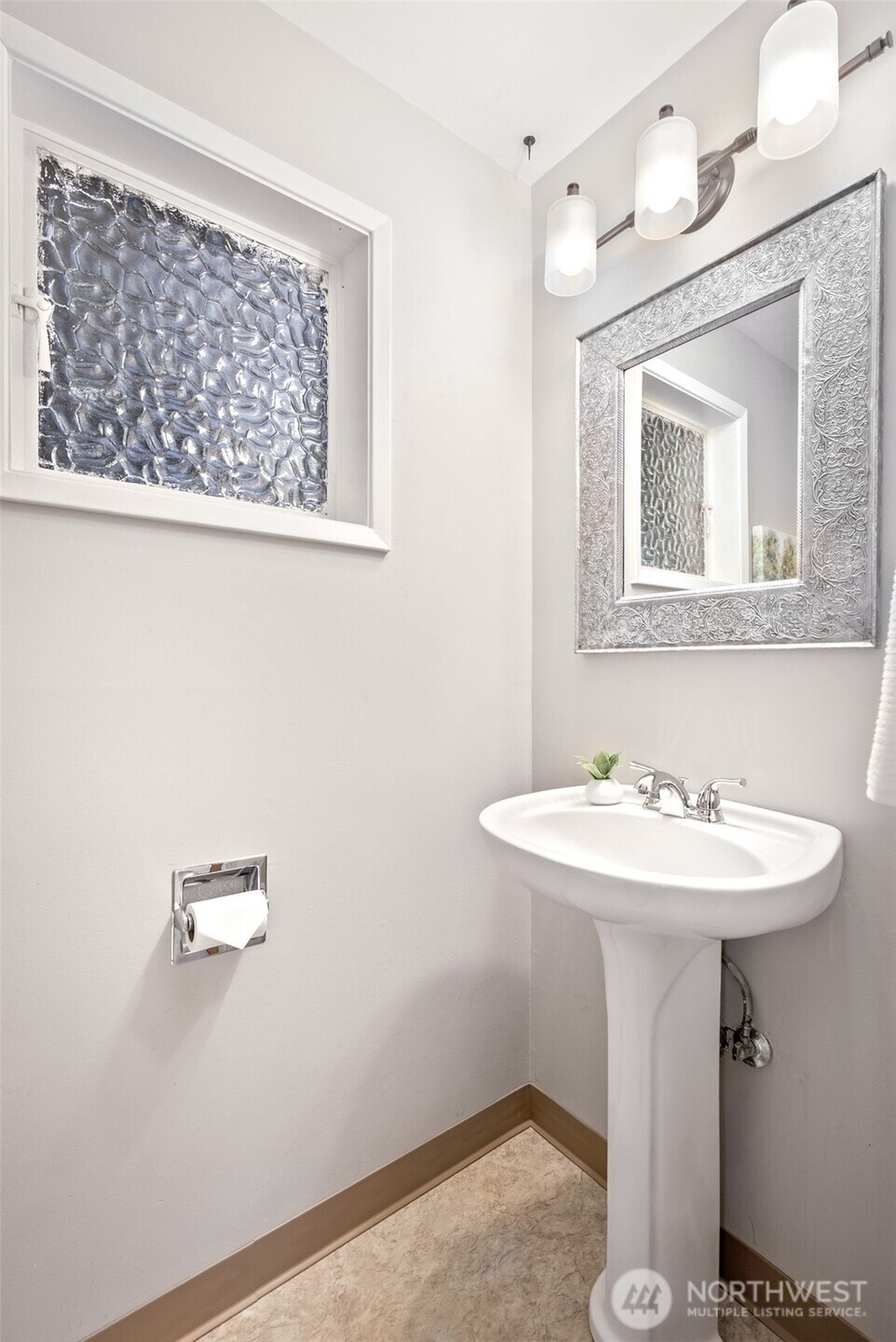 10124 241st Place Southwest Edmonds, WA 98020 - Photo 18 of 38