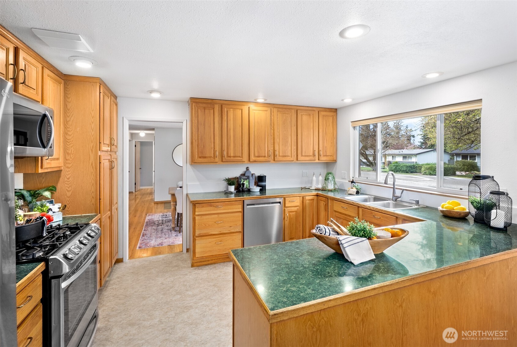 10124 241st Place Southwest Edmonds, WA 98020 - Photo 7 of 38