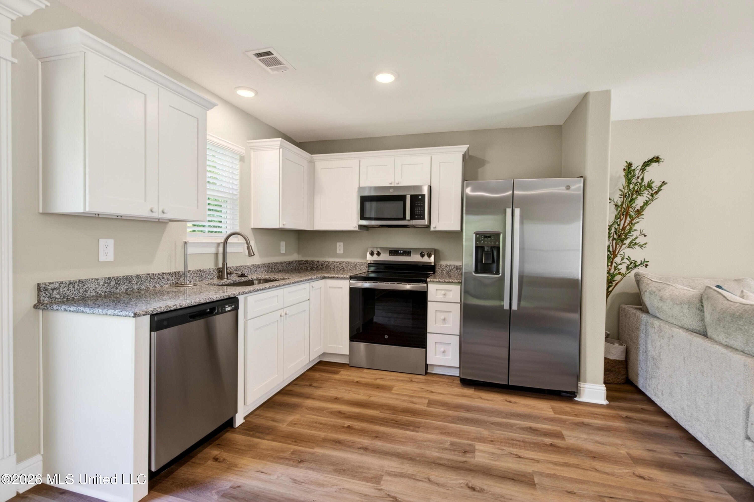 925 Motsie Road Biloxi, MS 39532 - Photo 7 of 25 925MotsieRd.-10
