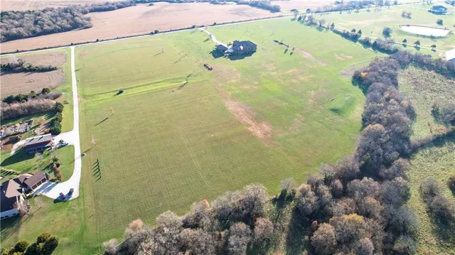 $1,399,000 | 9548 West 207th Street, Bucyrus, KS 66013