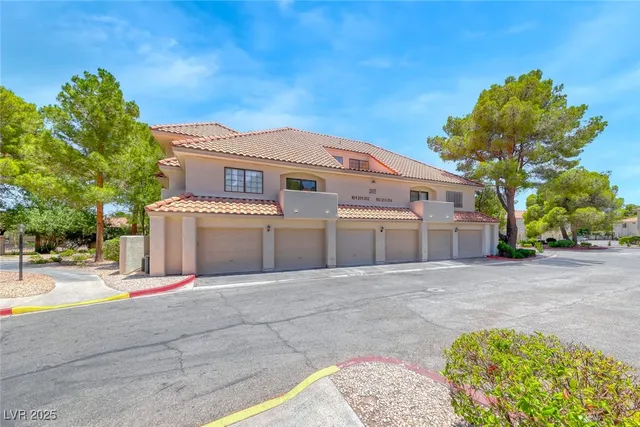 $259,950 | 2605 South Durango Drive, Unit 202, Las Vegas, NV 89117
