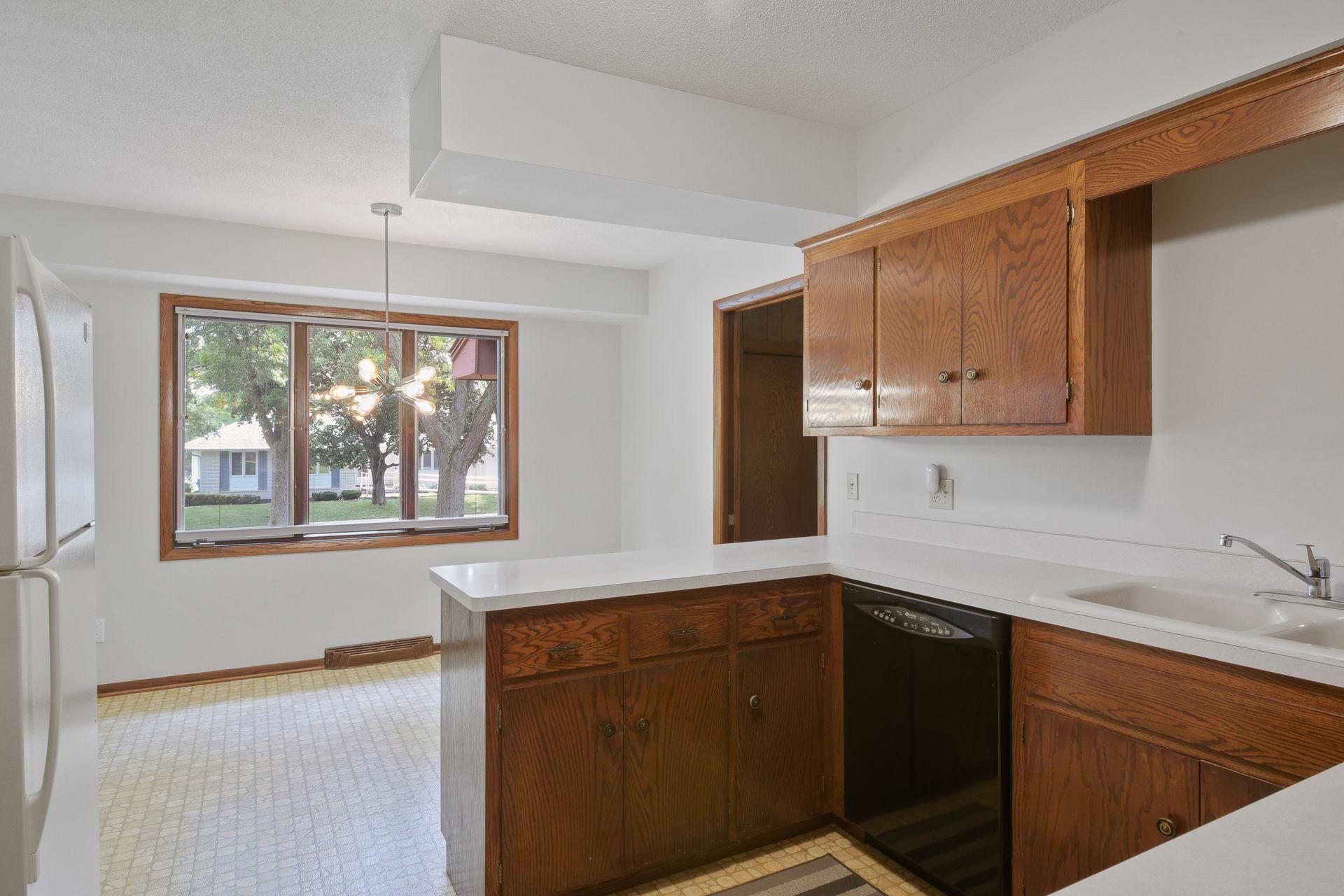 10232 Rich Road Bloomington, MN 55437 - Photo 11 of 42 Gallery Image 11