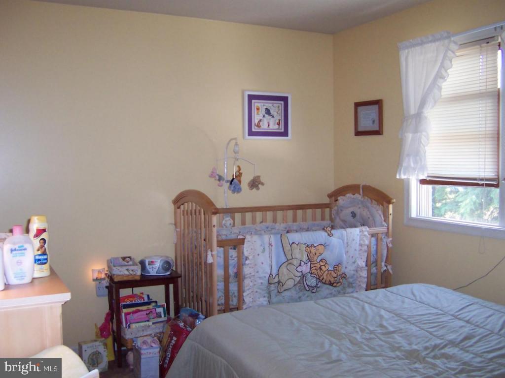 408 Cardinal Road Lititz, PA 17543 - Photo 3 of 9