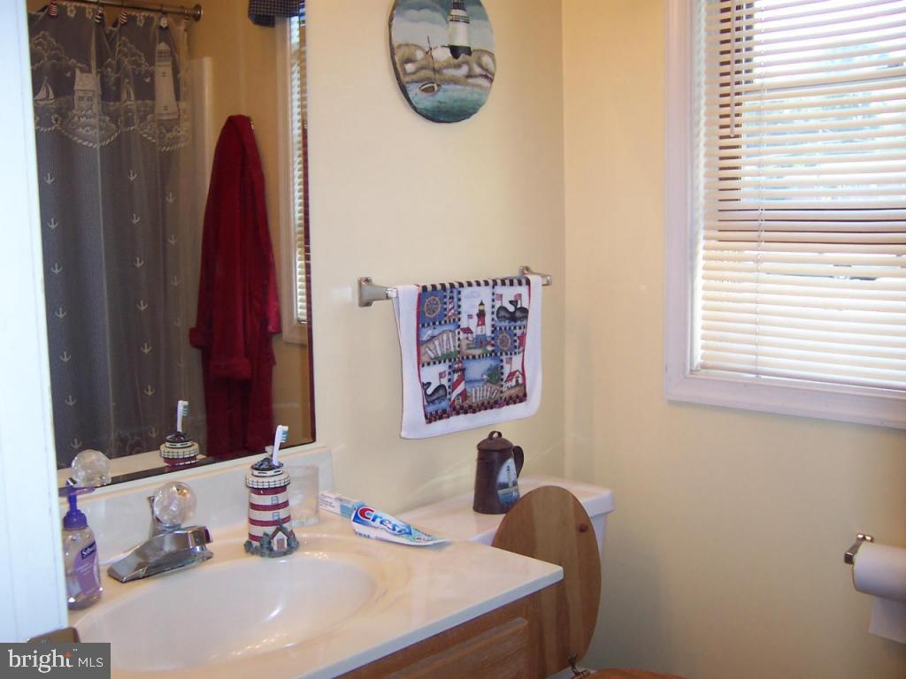 408 Cardinal Road Lititz, PA 17543 - Photo 8 of 9