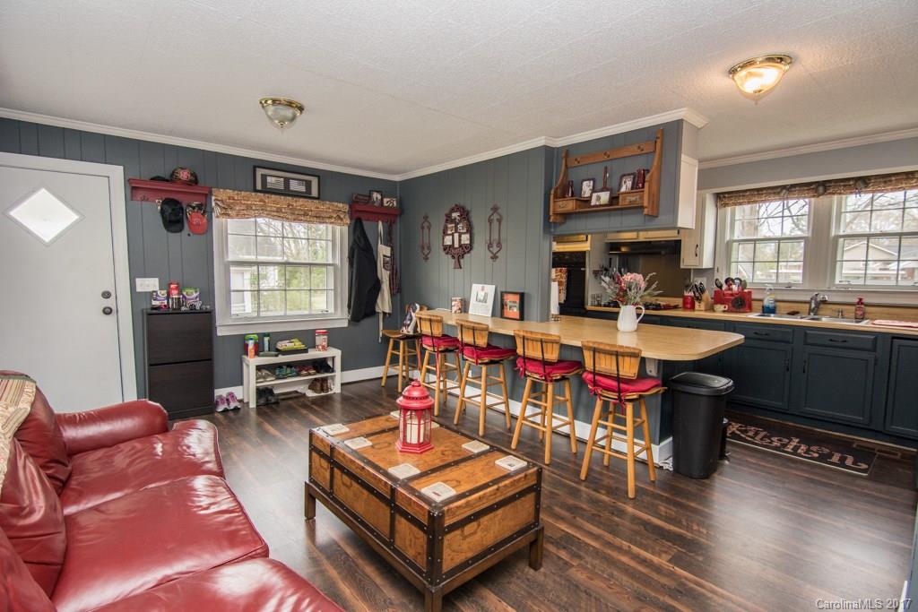 2932 Starnes Road Charlotte, NC 28214 - Photo 3 of 24 Gallery Image 3