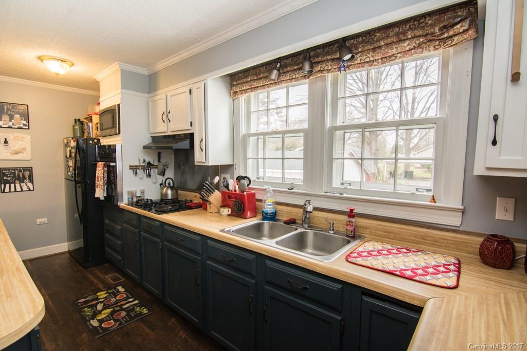 2932 Starnes Road Charlotte, NC 28214 - Photo 6 of 24 Gallery Image 6