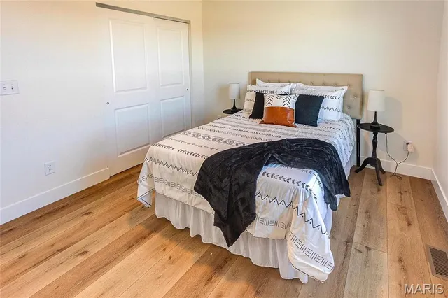 $385,000 | 127 Bayport Drive, Moro, IL 62067