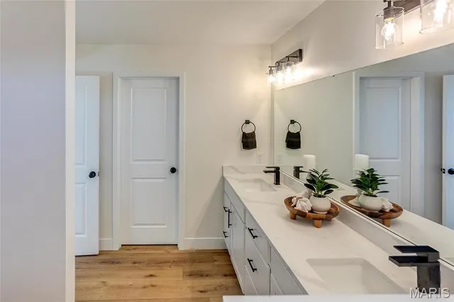 $385,000 | 127 Bayport Drive, Moro, IL 62067